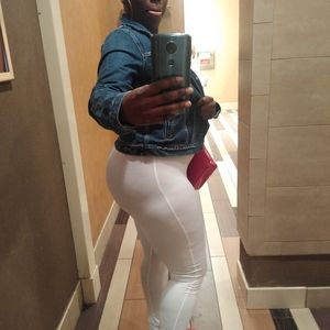 Meet your Posher, Charquita